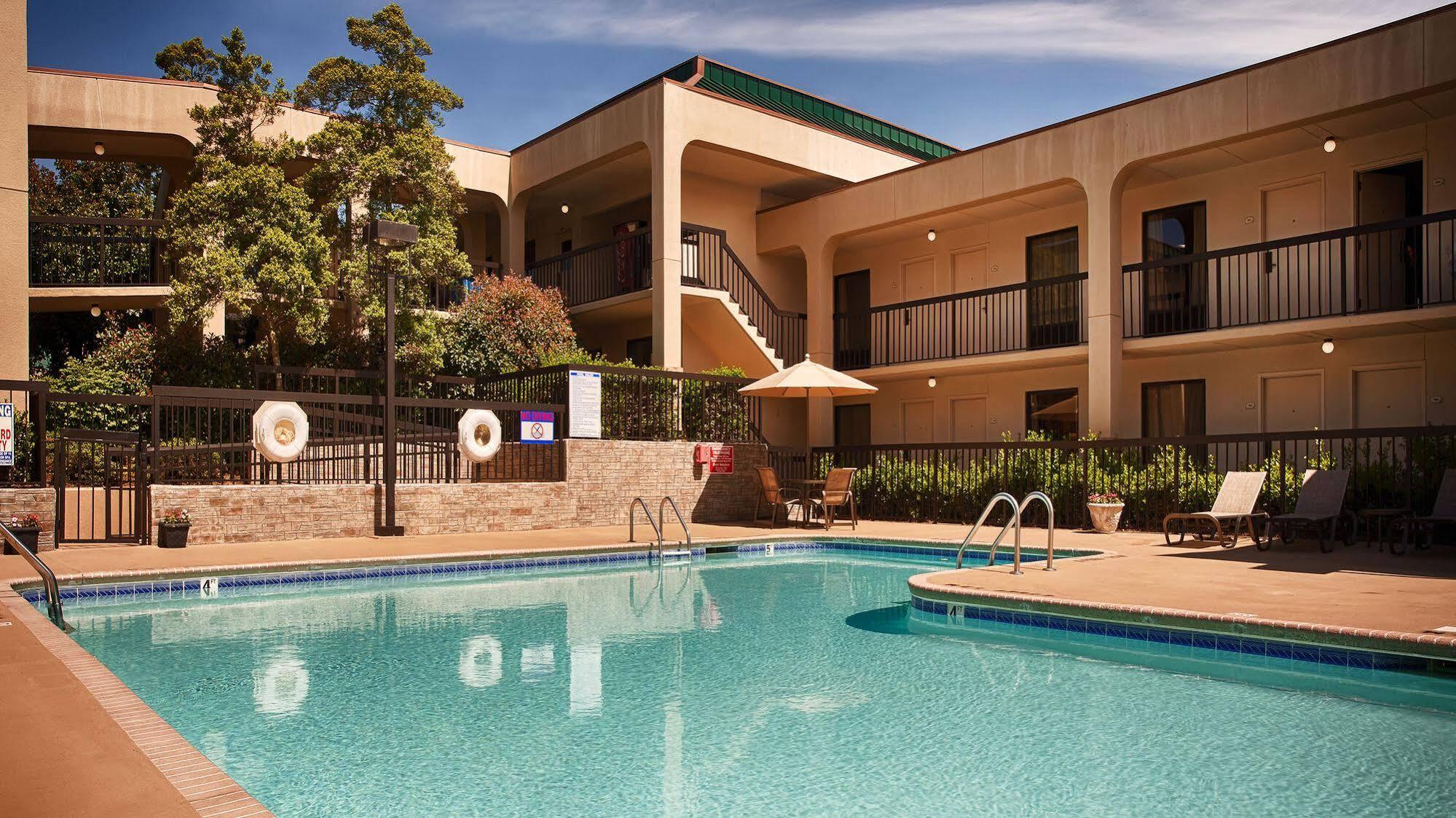 Surestay Plus Hotel By Best Western Southern Pines Pinehurst Exterior photo